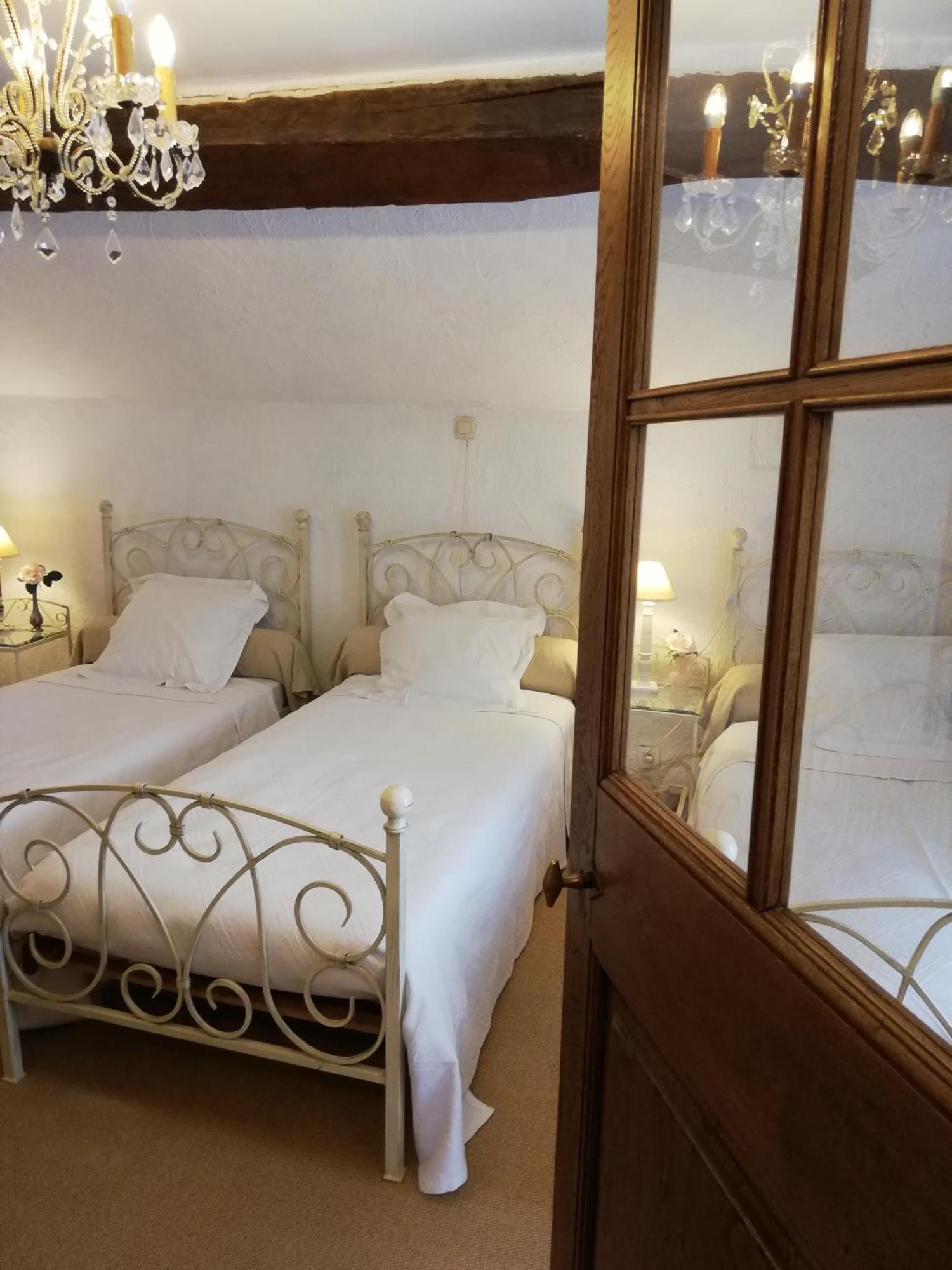 Au Charme Du 13 Faubourg De France A Bouillon Villa Екстериор снимка