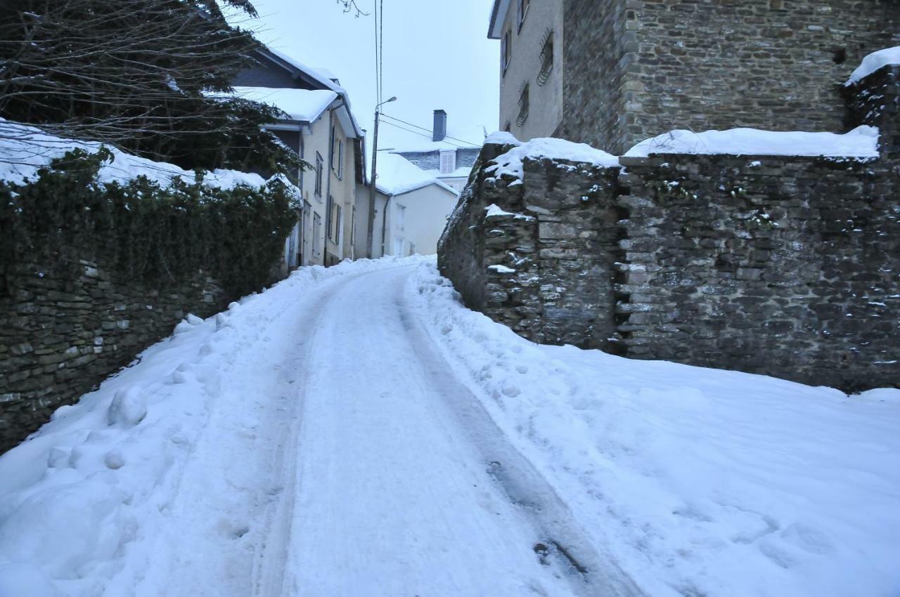 Au Charme Du 13 Faubourg De France A Bouillon Villa Екстериор снимка